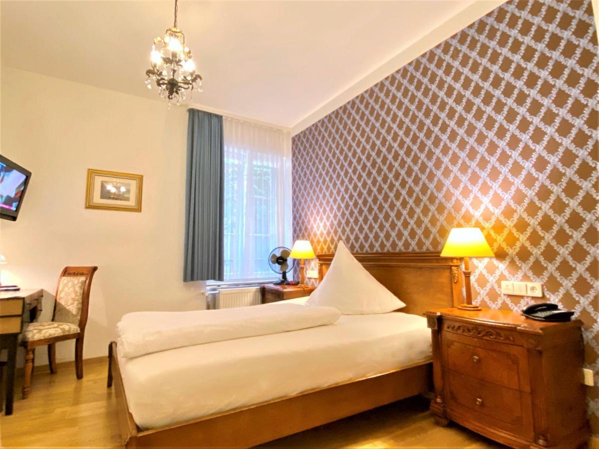 Hotel Rathausgloeckel Баден-Баден Екстериор снимка