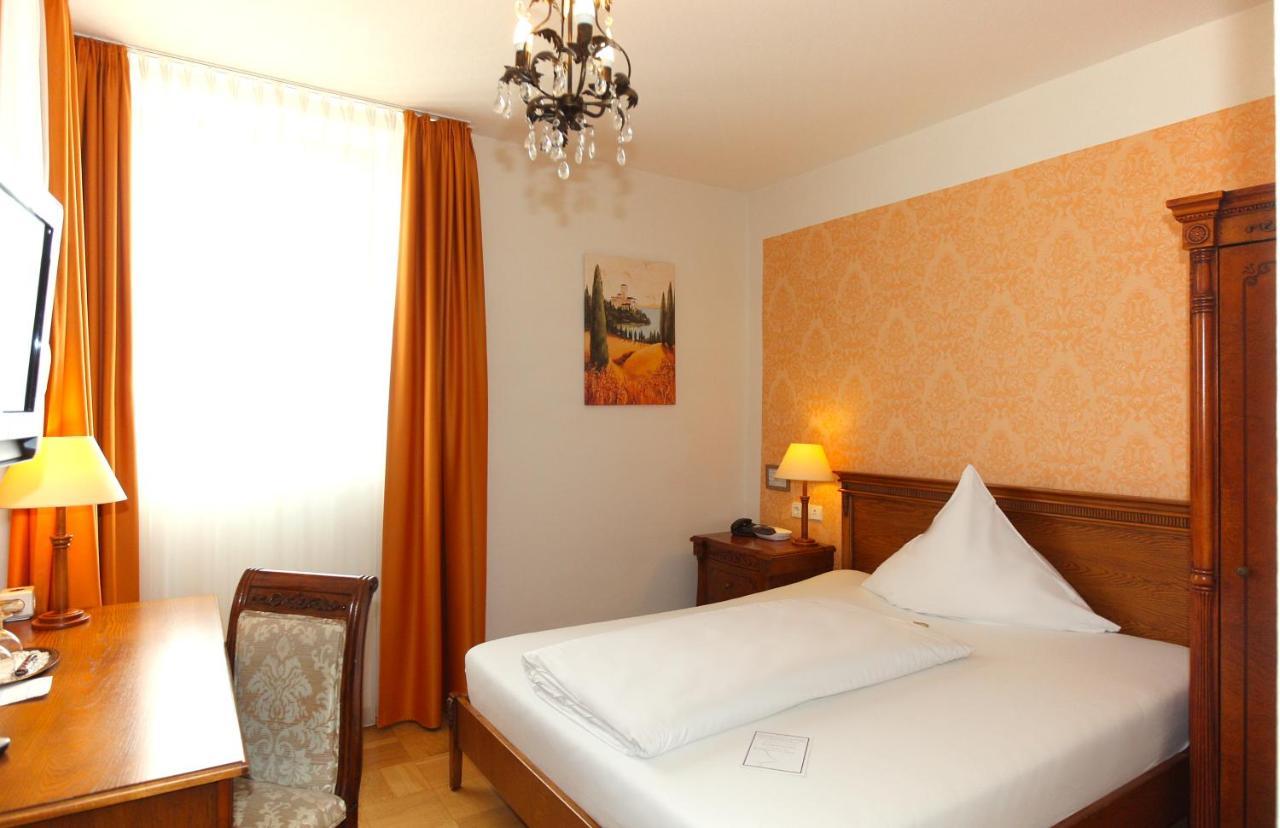 Hotel Rathausgloeckel Баден-Баден Екстериор снимка