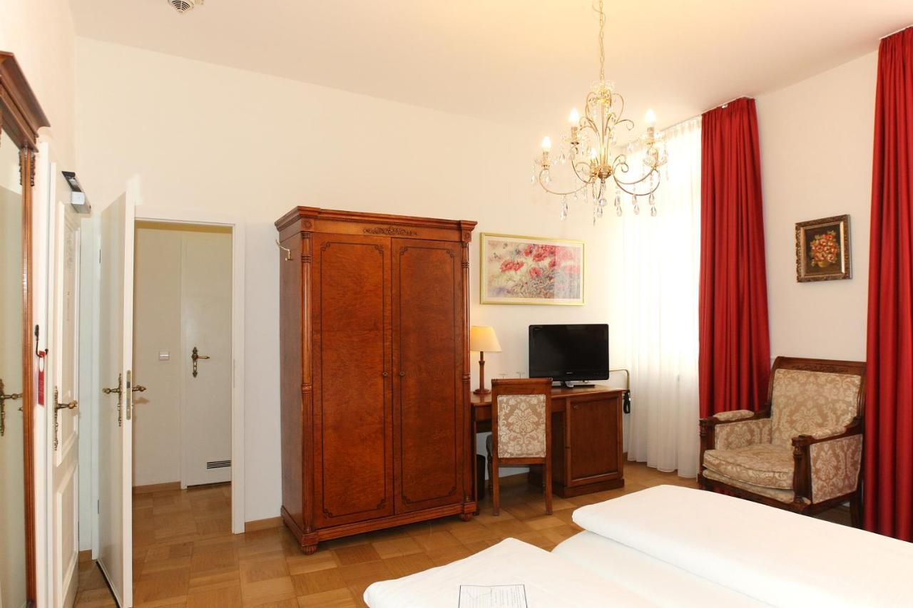 Hotel Rathausgloeckel Баден-Баден Екстериор снимка