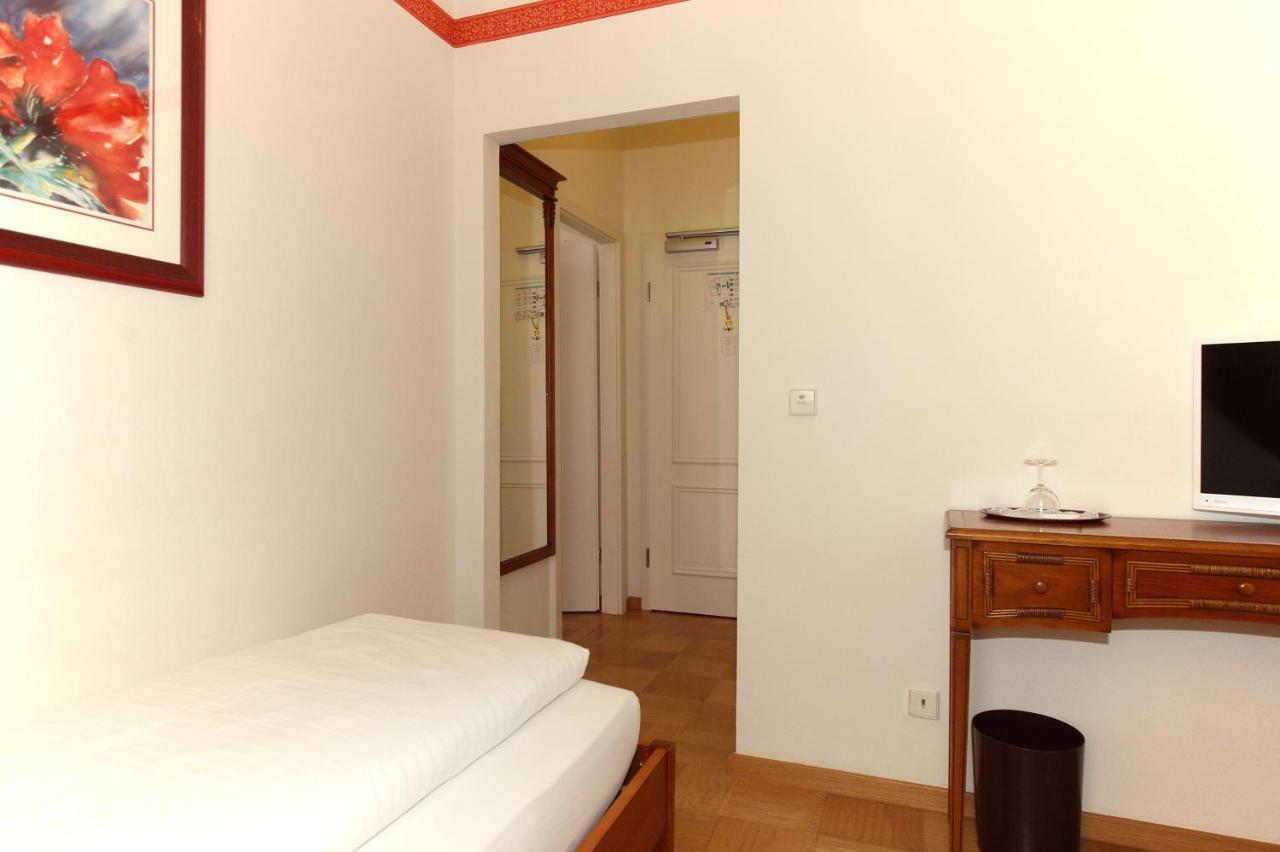 Hotel Rathausgloeckel Баден-Баден Екстериор снимка