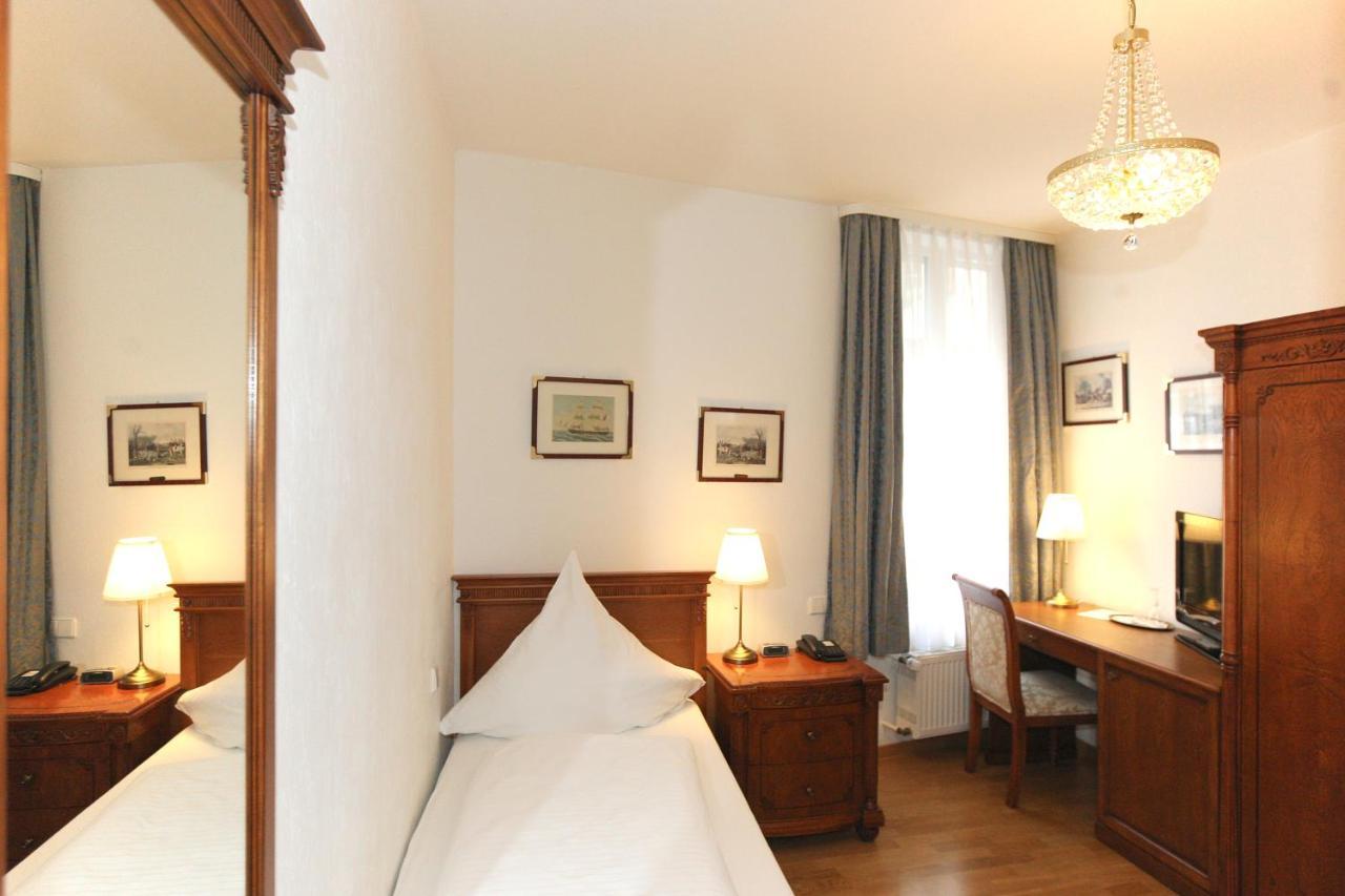 Hotel Rathausgloeckel Баден-Баден Екстериор снимка